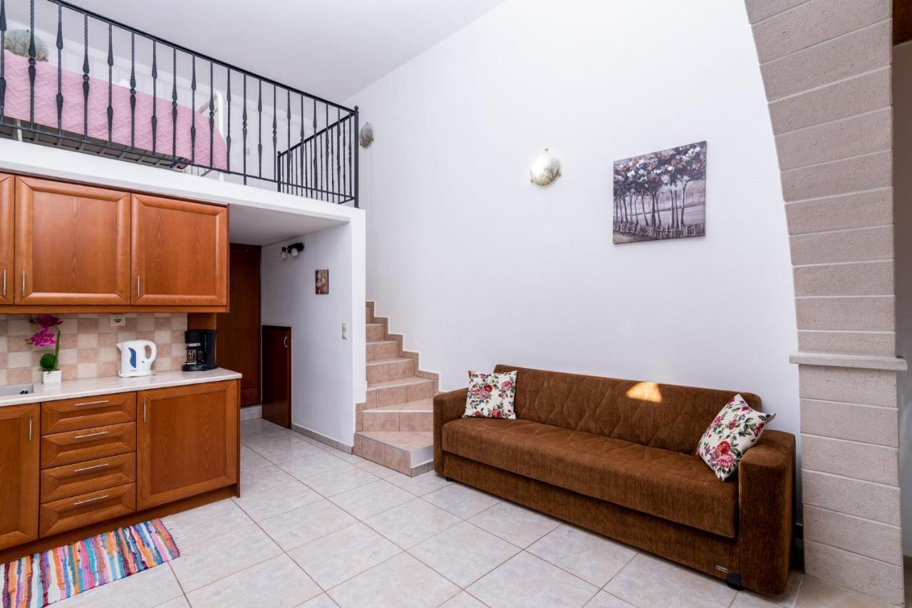 Vrisanos Apartment Pitsidia Luaran gambar