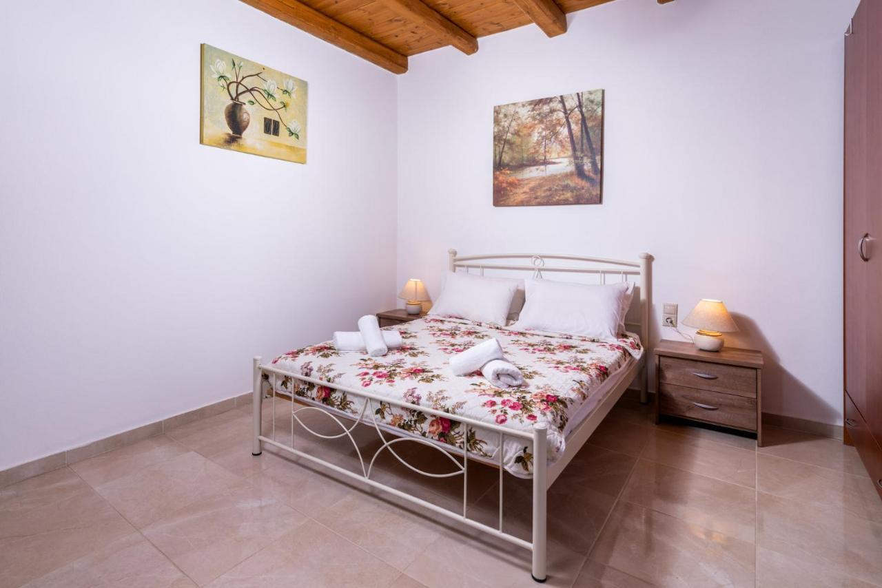 Vrisanos Apartment Pitsidia Luaran gambar