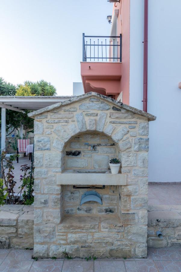 Vrisanos Apartment Pitsidia Luaran gambar
